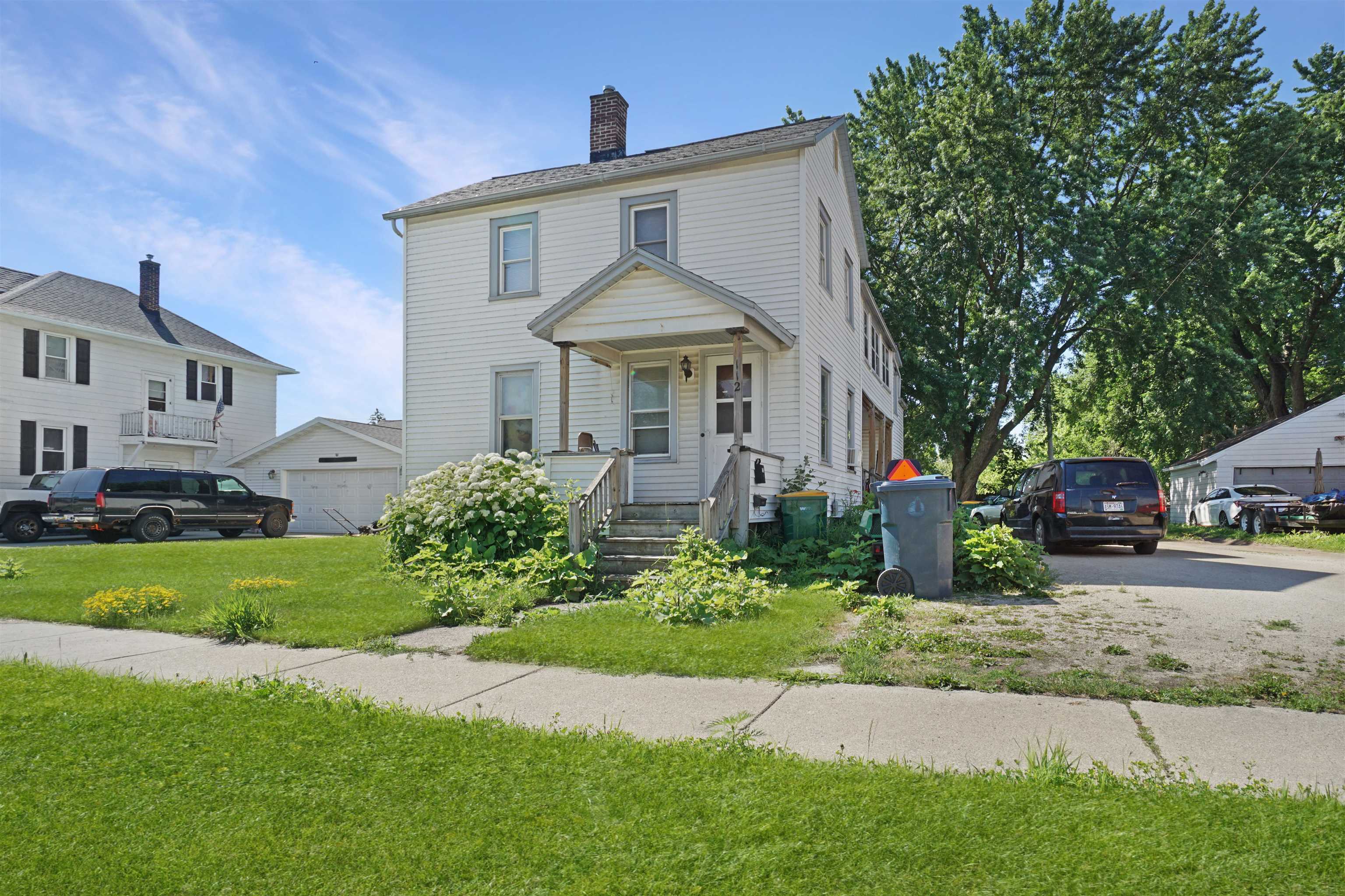 Photo 1 of 10 — 112 W COTTON Street, Fond Du Lac, WI 54935
