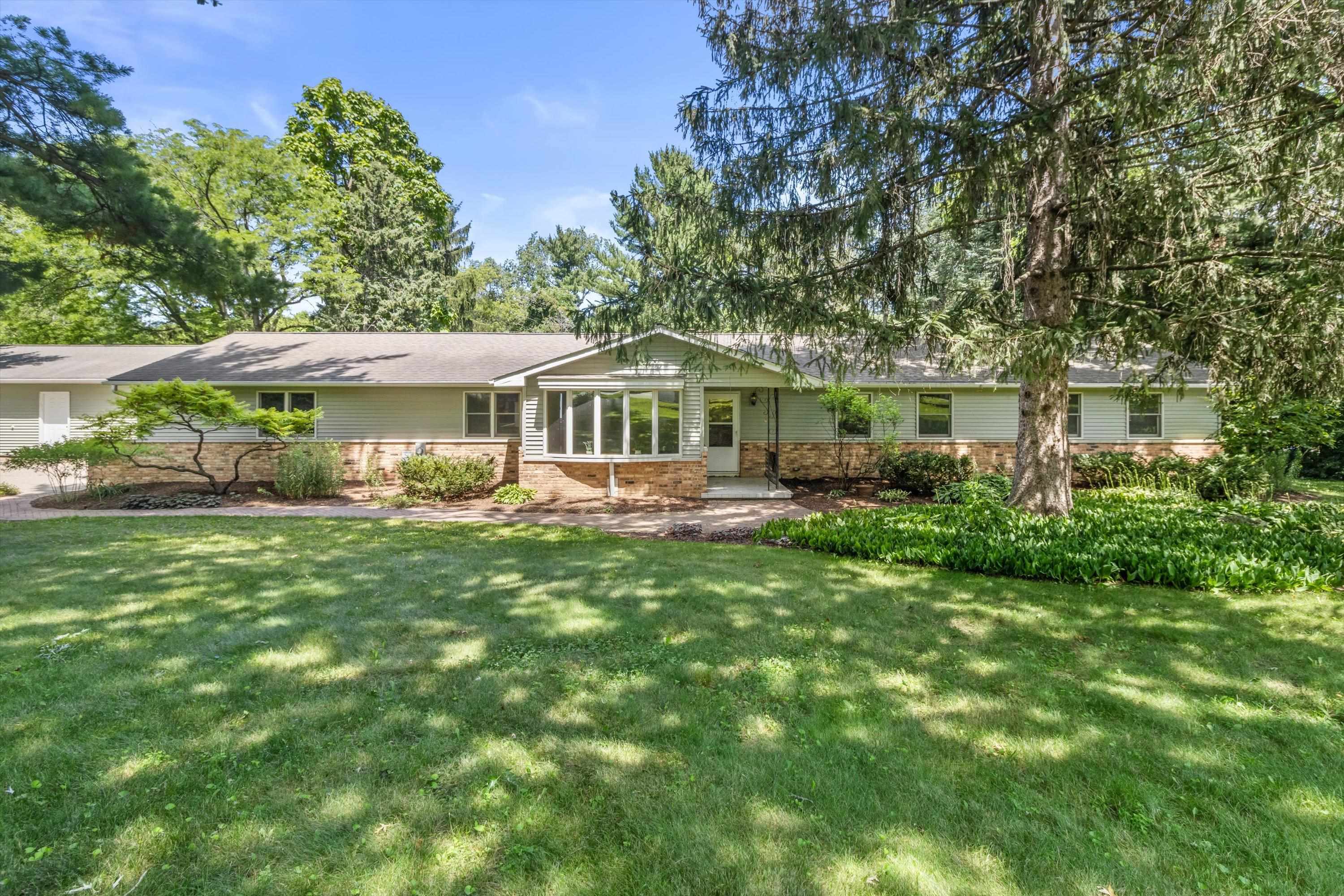 5620 Harris Circle