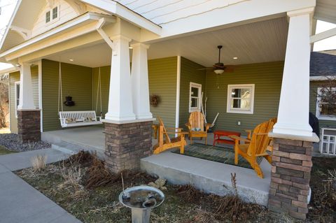 Photo of 985 Calhoun Drive, Platteville, WI 53818 (MLS # 2016986)