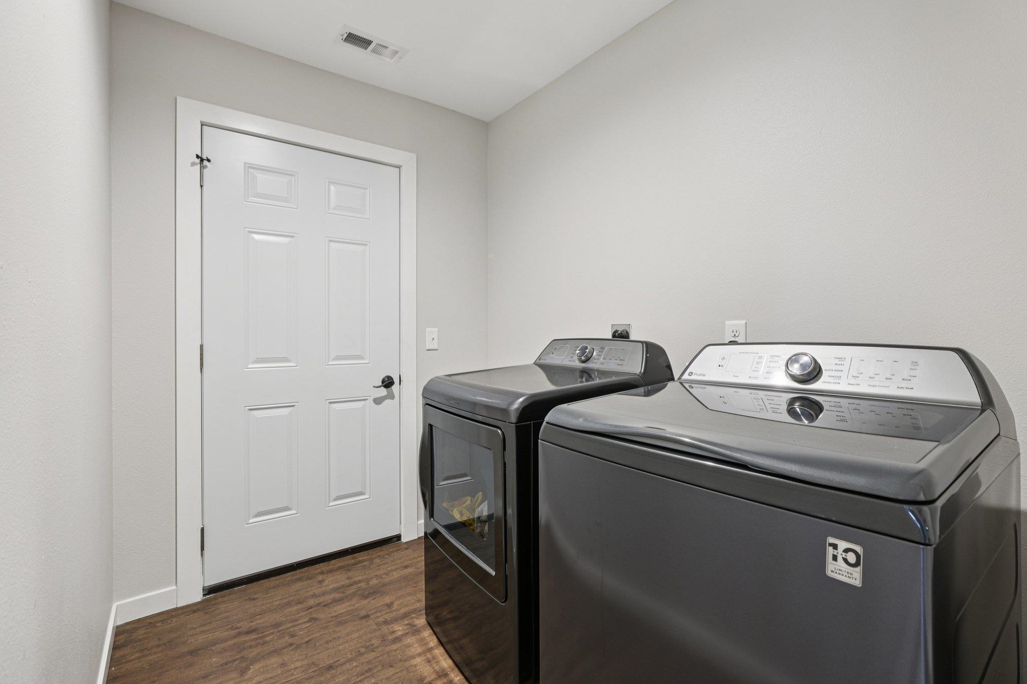 Reedsburg, Wisconsin 53959, United States, 2 Bedrooms Bedrooms, ,2 BathroomsBathrooms,Residential,Active,224496