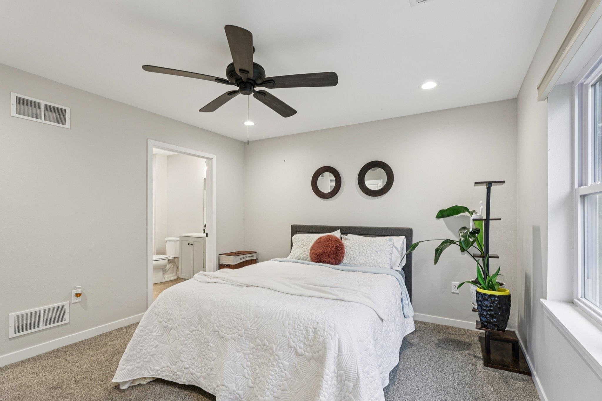 Reedsburg, Wisconsin 53959, United States, 2 Bedrooms Bedrooms, ,2 BathroomsBathrooms,Residential,Active,224496