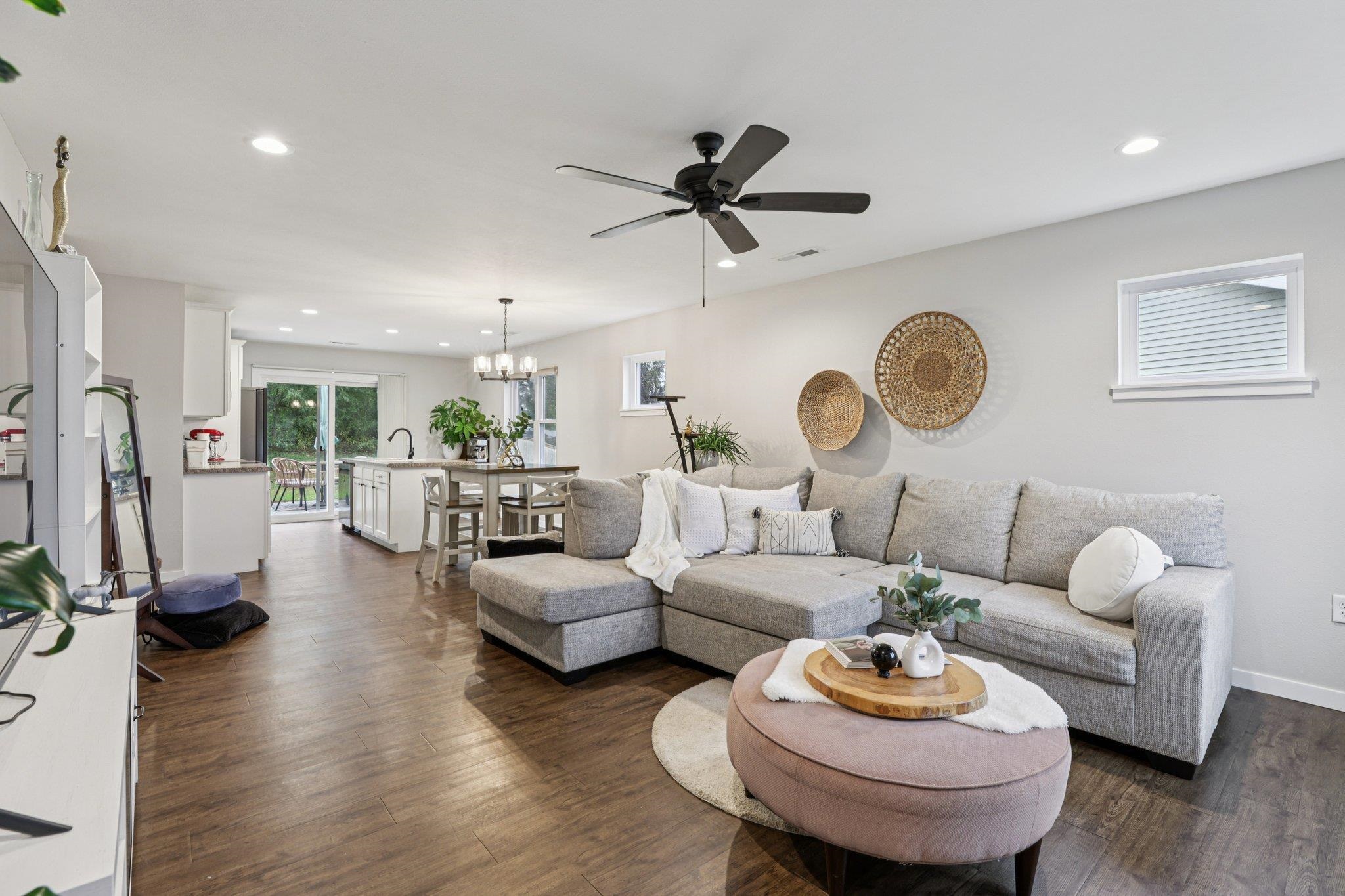 Reedsburg, Wisconsin 53959, United States, 2 Bedrooms Bedrooms, ,2 BathroomsBathrooms,Residential,Active,224496