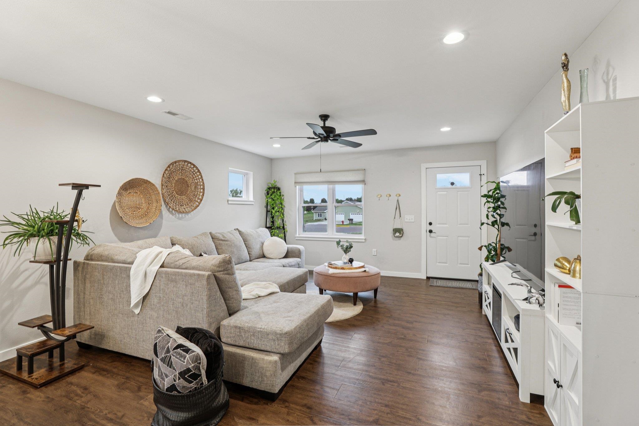 Reedsburg, Wisconsin 53959, United States, 2 Bedrooms Bedrooms, ,2 BathroomsBathrooms,Residential,Active,224496