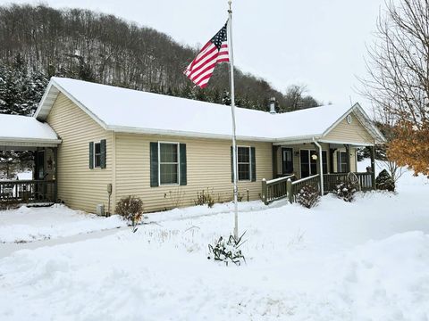 Photo of 41498 S Sleepy Hollow Road, Gays Mills, WI 54631 (MLS # 2014260)
