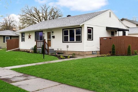 Photo of 1027 Thomas Street, Janesville, WI 53545 (MLS # 2021996)