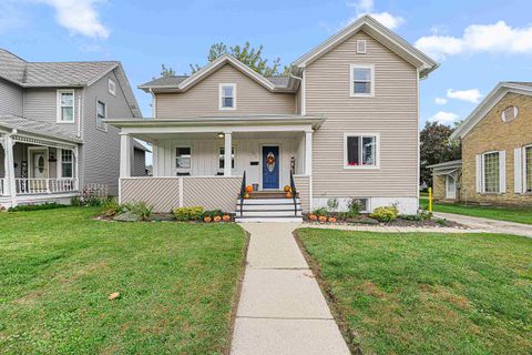 Photo of 175 E Oak Grove Street, Juneau, WI 53036 (MLS # 2010813)