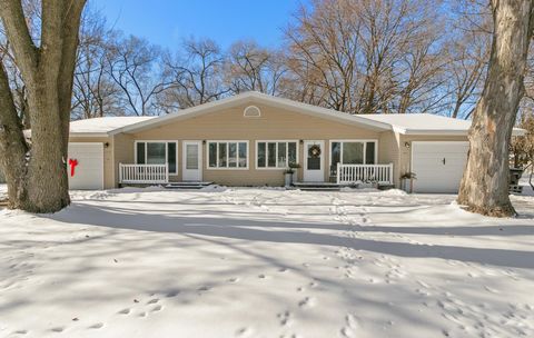 Photo of 400-402 Estate Lane, Stoughton, WI 53589 (MLS # 2015152)
