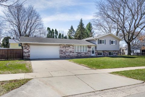 Photo of 4709 Hamlet Place, Madison, WI 53714 (MLS # 2020380)