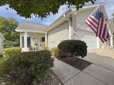 Photo of 118 S Harmony Drive, Janesville, WI 53545 (MLS # 2008835)