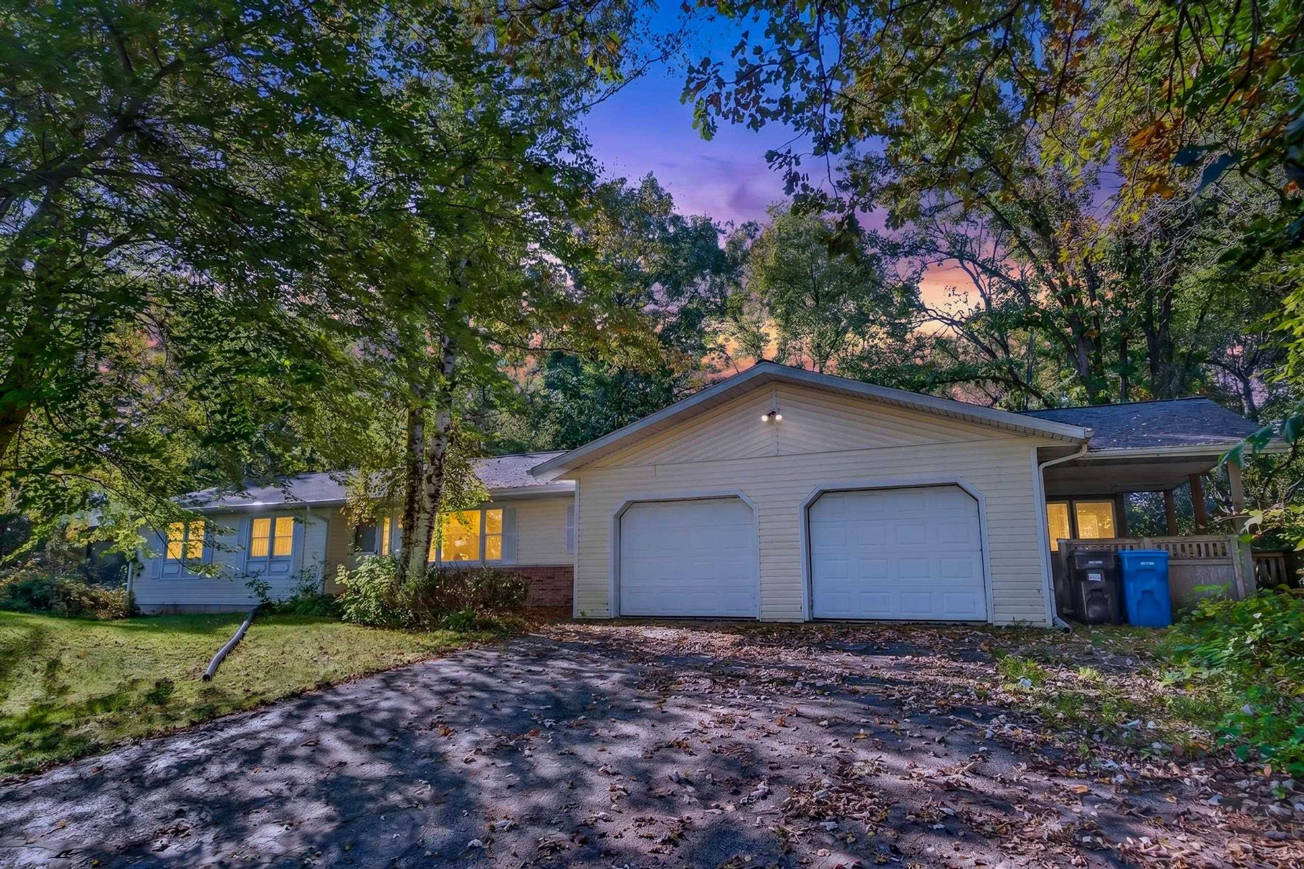 8199 N Riley Road