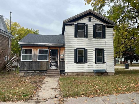 Photo of 151 N Pearl Street, Berlin, WI 54923 (MLS # 2010919)