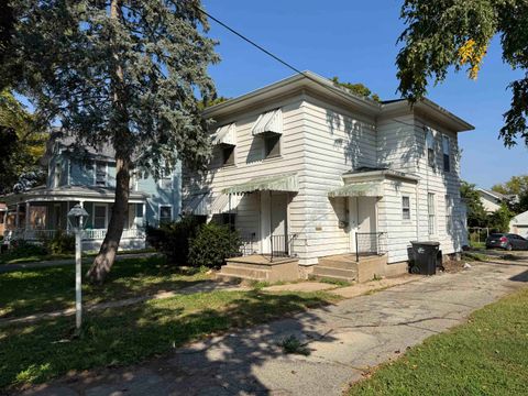Photo of 921 W Grand Avenue, Beloit, WI 53511 (MLS # 2009108)