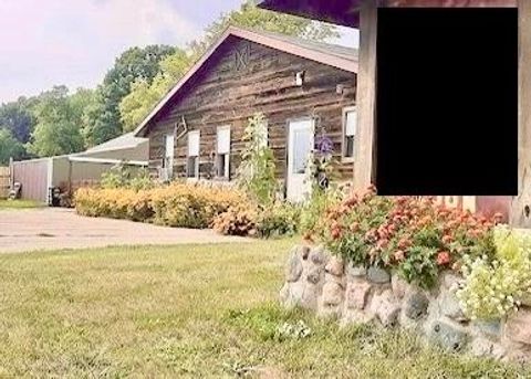 Photo of 525 S Fairfield Avenue, Juneau, WI 53039 (MLS # 1983631) Photo of 525 S Fairfield Avenue, Juneau, WI 53039 (MLS # 1983631)