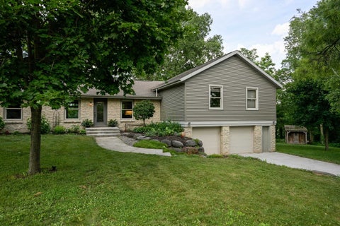 Photo of 970 Water Street, Prairie Du Sac, WI 53578 (MLS # 2026064)