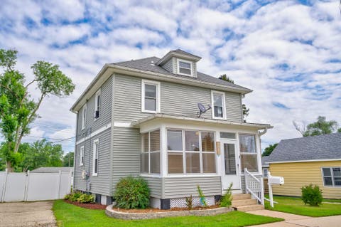 Photo of 811 W Franklin Street, Portage, WI 53901 (MLS # 2030165)