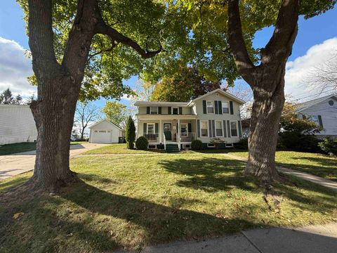 Photo of 140 South Street, Sun Prairie, WI 53590 (MLS # 2014072)
