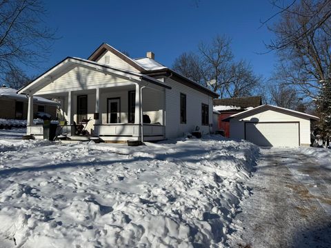 Photo of 225 Washington Street, Mineral Point, WI 53565 (MLS # 2012667)