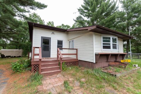 Tiny photo for 2102 Maple Street, Friendship, WI 53934 (MLS # 2003168)
