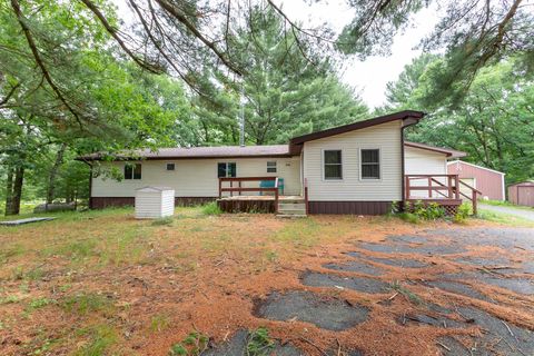 Photo of 2102 Maple Street, Friendship, WI 53934 (MLS # 2003168) Photo of 2102 Maple Street, Friendship, WI 53934 (MLS # 2003168)