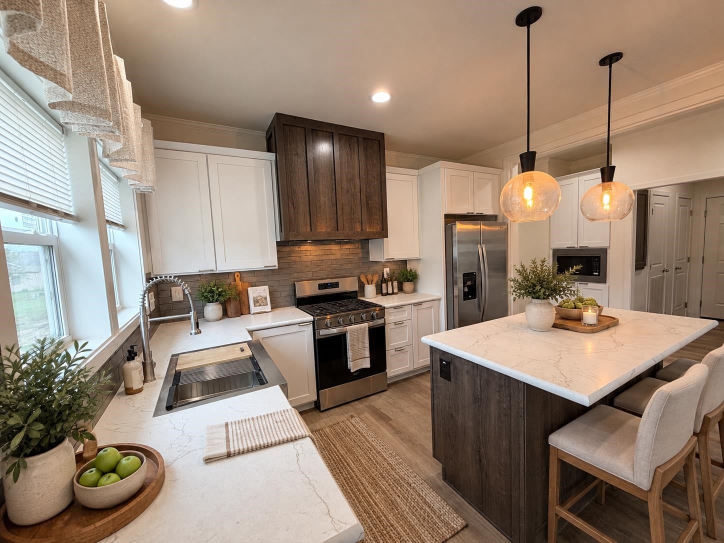 305 E 11 Avenue - Photo 3