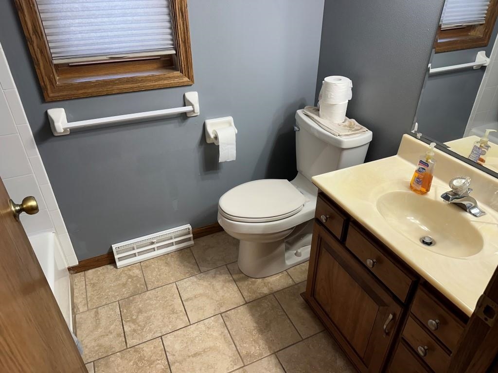 Stoughton, Wisconsin 53589, United States, 4 Bedrooms Bedrooms, ,3 BathroomsBathrooms,Residential,Active,219002