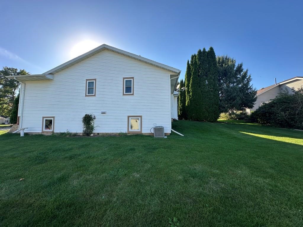 Stoughton, Wisconsin 53589, United States, 4 Bedrooms Bedrooms, ,3 BathroomsBathrooms,Residential,Active,219002