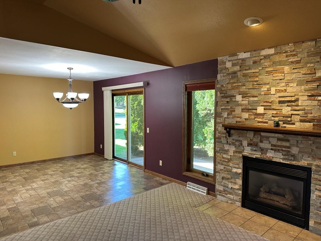 Stoughton, Wisconsin 53589, United States, 4 Bedrooms Bedrooms, ,3 BathroomsBathrooms,Residential,Active,219002