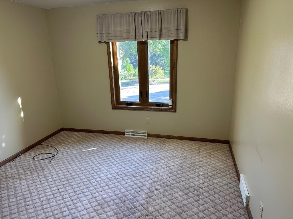 Stoughton, Wisconsin 53589, United States, 4 Bedrooms Bedrooms, ,3 BathroomsBathrooms,Residential,Active,219002