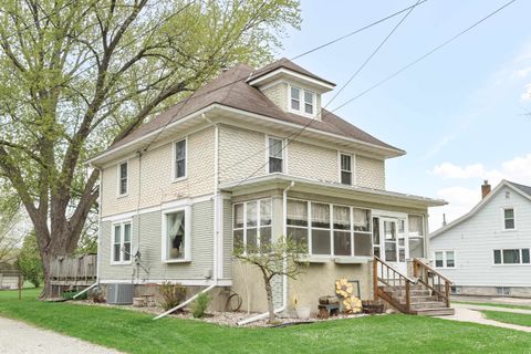 Photo of 300 ROUNSVILLE Street, Waupun, WI 53963 (MLS # 2022007)