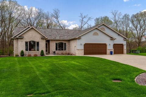 Photo of 620 E Waterford Drive, Beloit, WI 53511 (MLS # 2022333)