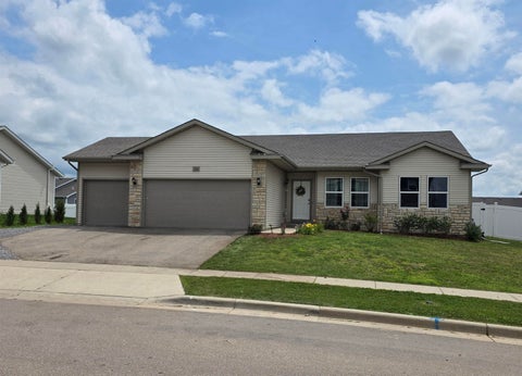 Photo of 922 Margarets Way, Belleville, WI 53508 (MLS # 2027797)