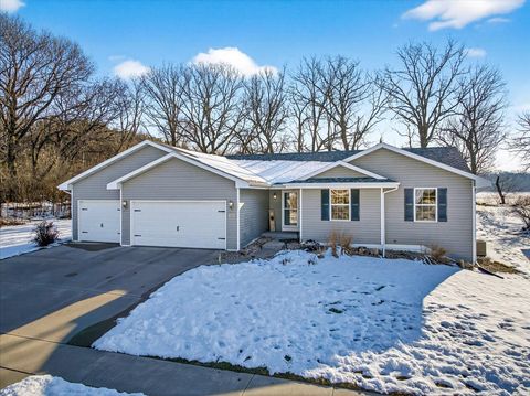 Photo of 1351 Cumberland Drive, Edgerton, WI 53534 (MLS # 2018888)