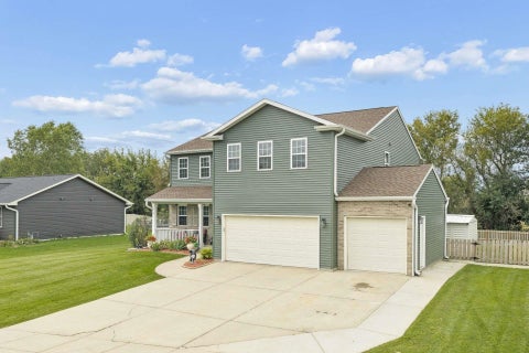 Photo of 613 S 6th Street, Evansville, WI 53536 (MLS # 2027467)