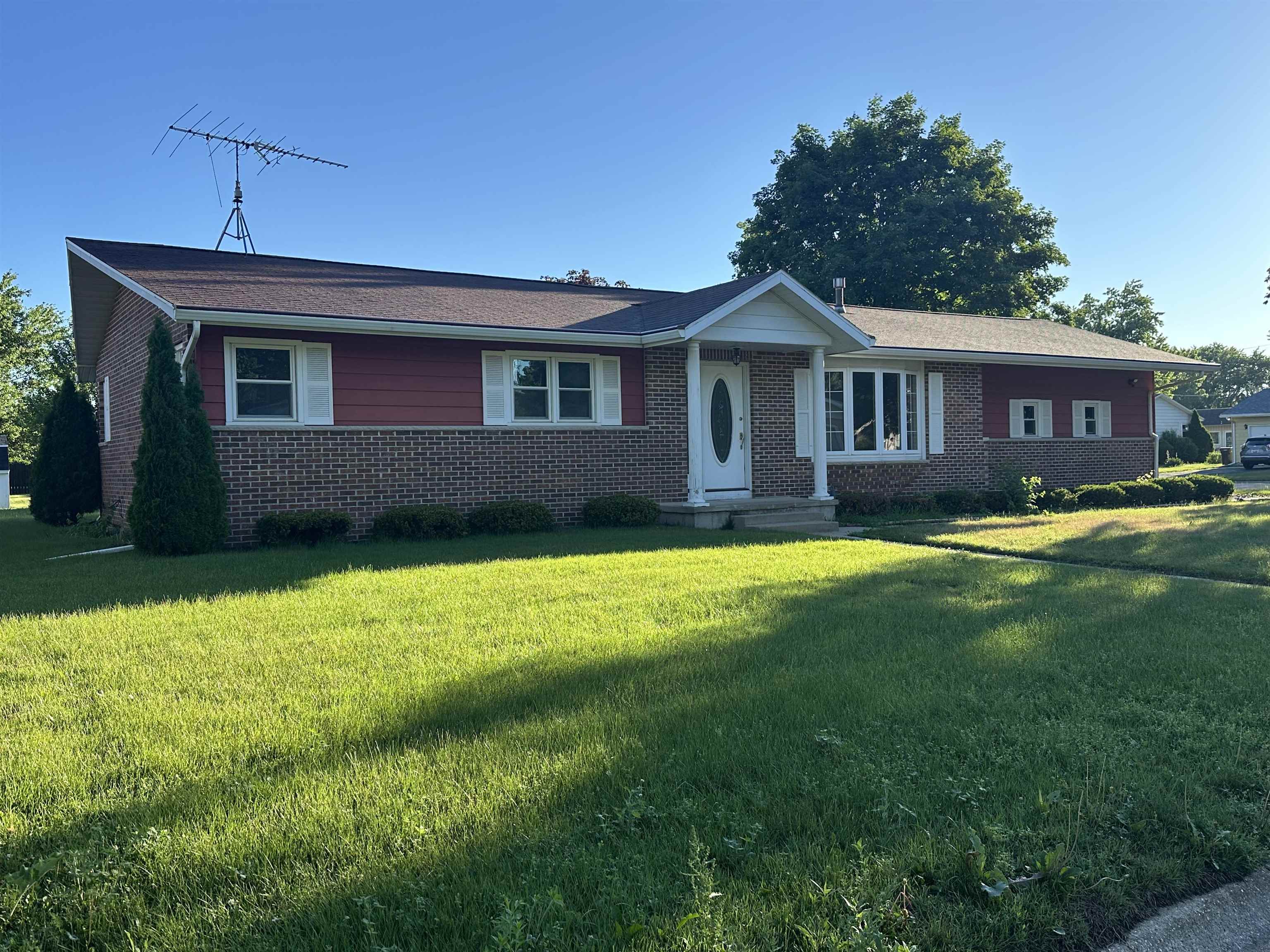 207 Cedar Avenue - Photo 3