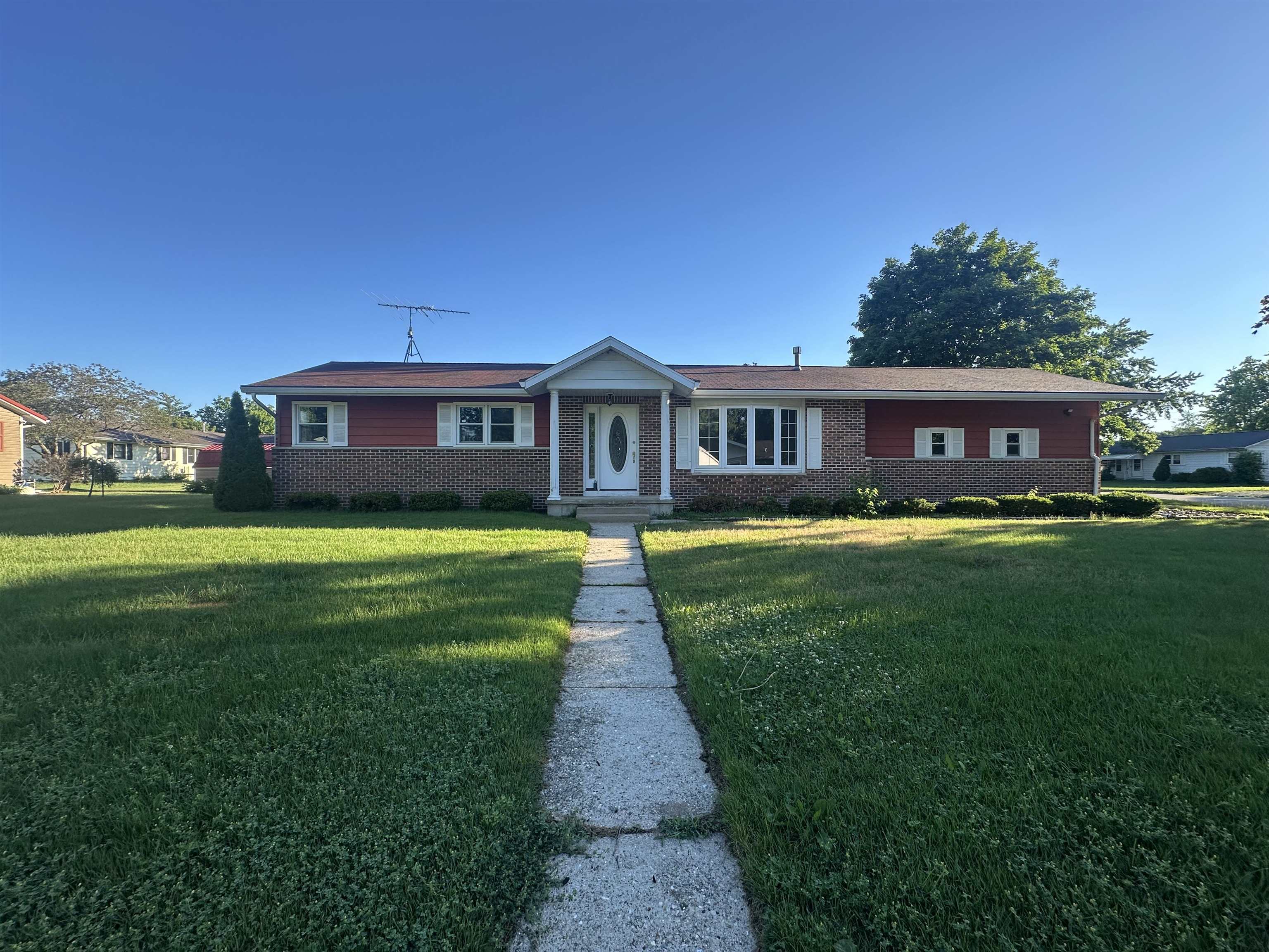 207 Cedar Avenue - Photo 2