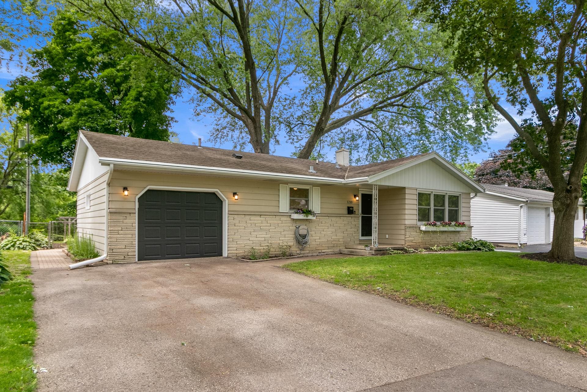 1210 Acewood Boulevard