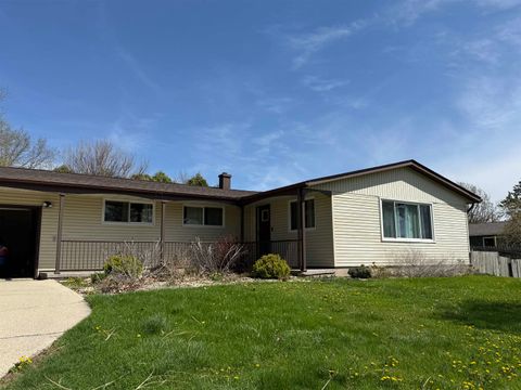 Photo of 1190 Perry Drive, Platteville, WI 53818 (MLS # 2024017)