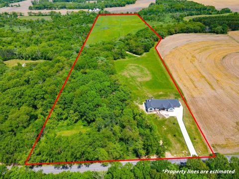 Photo of W9650 Rucks Road, Cambridge, WI 53523 (MLS # 2024520)