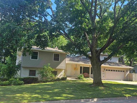 Photo of 500 W Riverside Drive, Waterloo, WI 53594 (MLS # 2025232)