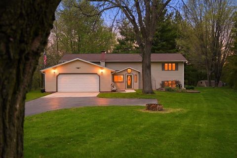 Photo of 2012 Rathert Road, Cottage Grove, WI 53527 (MLS # 2022100)