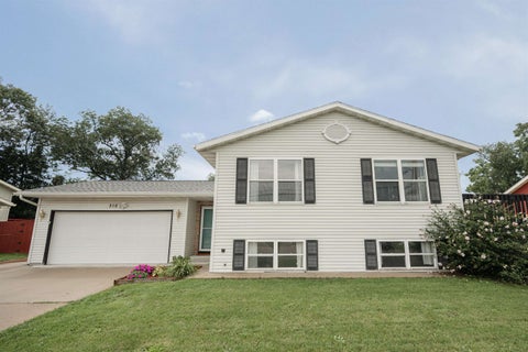 Photo of 310 Marlboro Avenue, Edgerton, WI 53534 (MLS # 2031582)