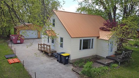 Photo of 614 Sherman Street, Mauston, WI 53948 (MLS # 2022870)