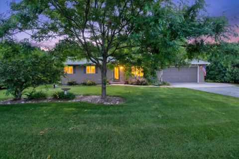 Photo of 6702 N Abey Court, Evansville, WI 53536 (MLS # 2026388)