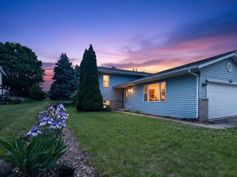 Photo of 808B N Clover Lane, Cottage Grove, WI 53527 (MLS # 2023974)