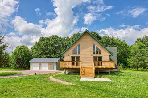 Photo of N8502 Schultz Road, Portage, WI 53901 (MLS # 2025514)