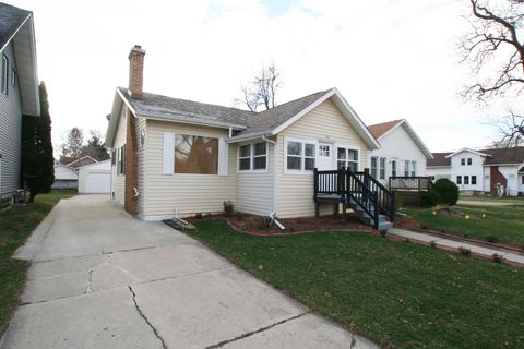 Photo of 906 Benton Avenue, Janesville, WI 53545 (MLS # 2013260)