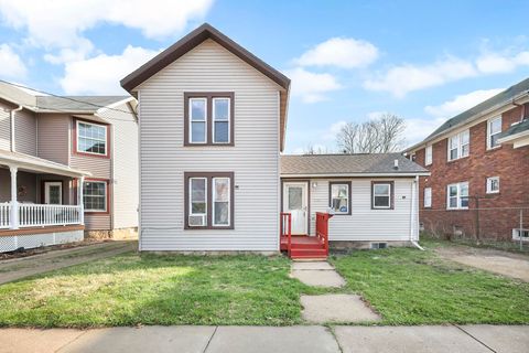 Photo of 433 S Jackson Street, Janesville, WI 53548 (MLS # 2019704)