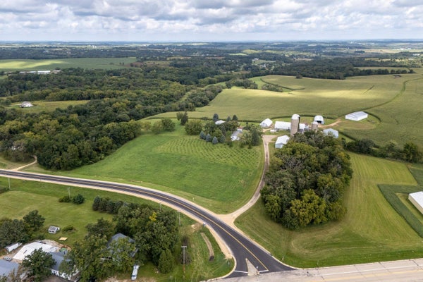 2542 COUNTY ROAD P, VERONA, WI 53593 - Image eb6dfdf37835d1e45d52b4c209af30a0/305575238