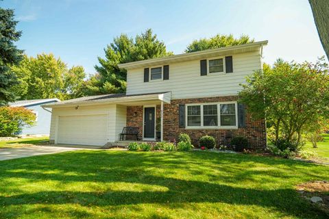 Photo of 933 Allison Street, Sun Prairie, WI 53590 (MLS # 2011232)