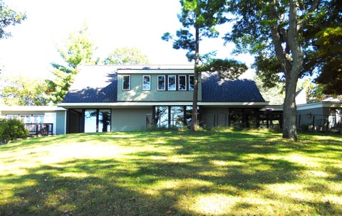 Photo of 322 Silver Lake Drive, Portage, WI 53901 (MLS # 2033950)
